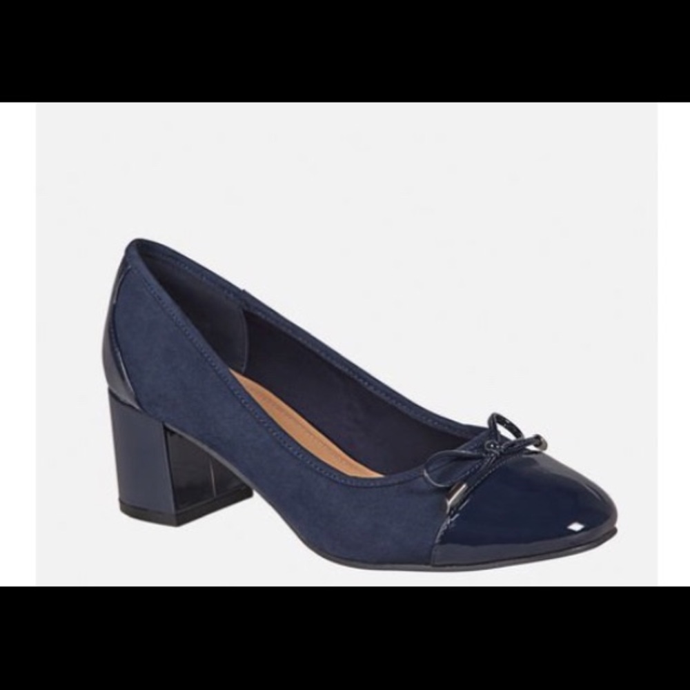 Dress shoe